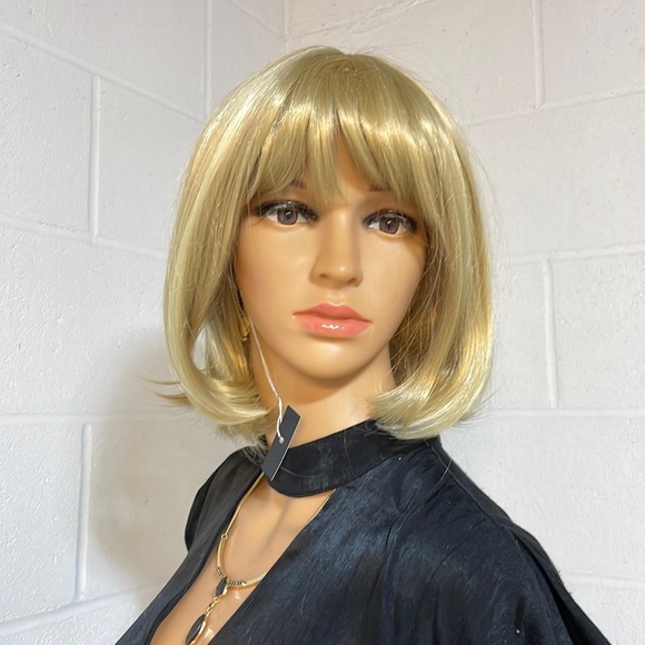 NWT 12” corn golden blonde pale honey choppy ends strawberry blonde bangs wig - Picture 6 of 16